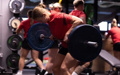 180825 - Wales Women Gym Session - Carys Cox during a Wales Women weights session ahead of their first Women’s Rugby World Cup match against Scotland