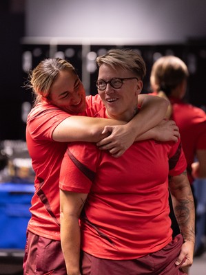 180825 - Wales Women Gym Session - Donna Rose and Courtney Keight during a Wales Women weights session ahead of their first Women’s Rugby World Cup match against Scotland