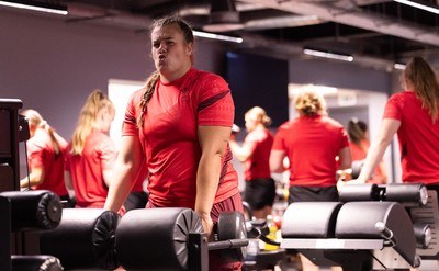180825 - Wales Women Gym Session - Carys Phillips during a Wales Women weights session ahead of their first Women’s Rugby World Cup match against Scotland