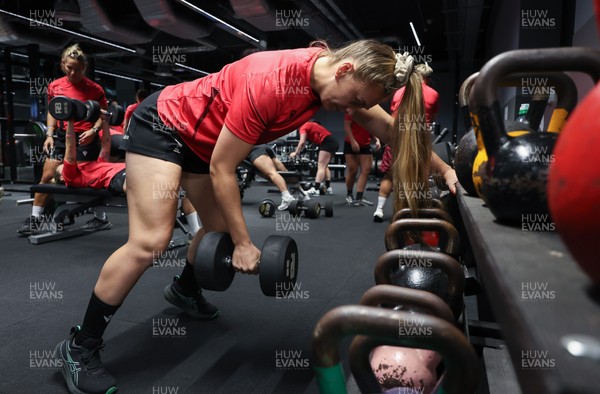180825 - Wales Women Gym Session - Hannah Dallavalle during a Wales Women weights session ahead of their first Women’s Rugby World Cup match against Scotland