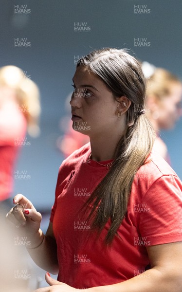 180825 - Wales Women Gym Session - Bryonie King during a Wales Women weights session ahead of their first Women’s Rugby World Cup match against Scotland