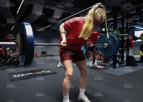 180825 - Wales Women Gym Session - Cath Richards during a Wales Women weights session ahead of their first Women’s Rugby World Cup match against Scotland