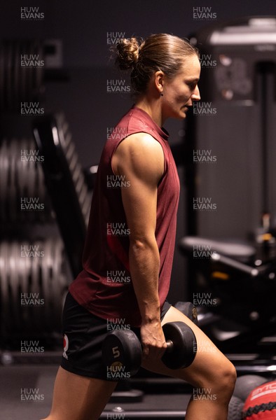 180825 - Wales Women Gym Session - Jasmine Joyce during a Wales Women weights session ahead of their first Women’s Rugby World Cup match against Scotland