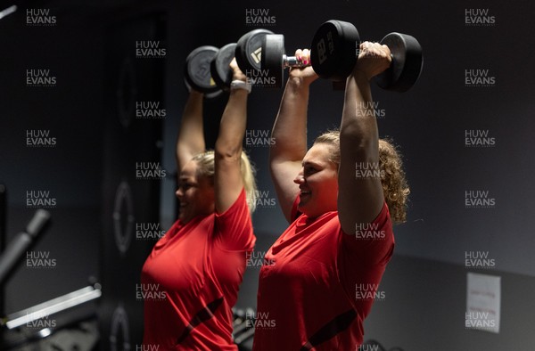180825 - Wales Women Gym Session - Kelsey Jones and Gwenllian Pyrs during a Wales Women weights session ahead of their first Women’s Rugby World Cup match against Scotland