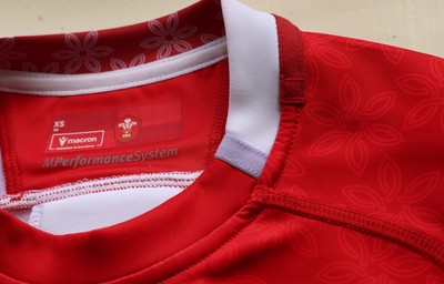 150725 - Wales Women Women’s Rugby World Cup 2025 Kit Launch, National Botanical Gardens of Wales - Wales Women’s Rugby World Cup jersey detailing