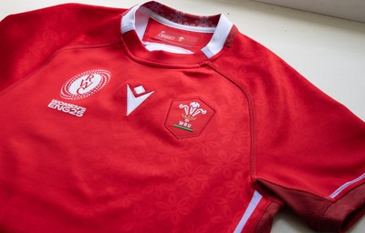 150725 - Wales Women Women’s Rugby World Cup 2025 Kit Launch, National Botanical Gardens of Wales - Wales Women’s Rugby World Cup jersey detailing