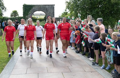 150725 - Wales Women Women’s Rugby World Cup 2025 Kit Launch, National Botanical Gardens of Wales - Wales players, left to right, Molly Reardon, Georgia Evans, Alex Callender, Keira Bevan, Kate Williams, Maisie Davies and Sisilia Tuipulotu at the launch of the Wales Women’s Rugby World Cup kit