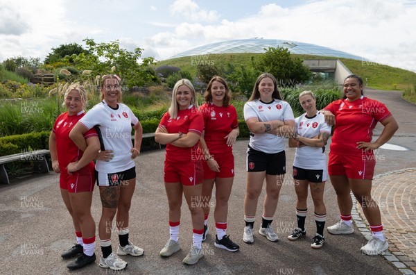 150725 - Wales Women Women’s Rugby World Cup 2025 Kit Launch, National Botanical Gardens of Wales - Wales players, left to right, Molly Reardon, Georgia Evans, Alex Callender, Kate Williams, Maisie Davies, Keira Bevan and Sisilia Tuipulotu at the launch of the Wales Women’s Rugby World Cup kit at the National Botanical Gardens of Wales