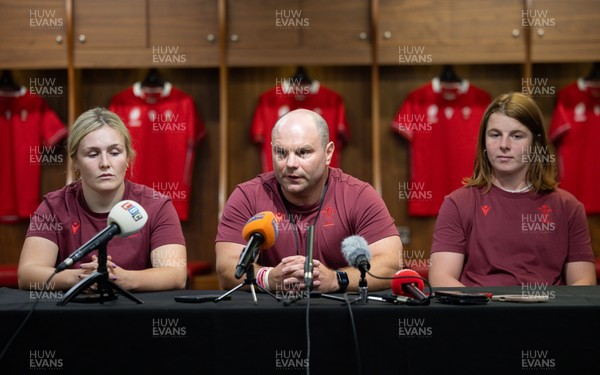 120825 - Wales Women Rugby World Cup Media Conference - Co captains Alex Callendar, left and Kate Williams with Sean Lynn, Wales Women head coach, during a media conference at The Principality Stadium ahead of the Rugby World Cup