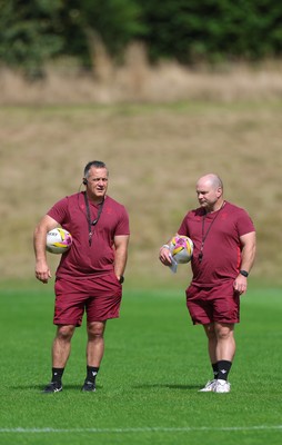 020925 - Wales Women RWC Rugby Training session - Shaun Connor, Wales Women attack coach, left, and Sean Lynn, Wales Women head coach during a rugby training session ahead of Wales’ final Women’s Rugby World Cup match against Fiji