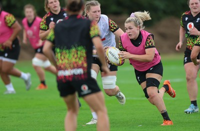 020925 - Wales Women RWC Rugby Training session - Alex Callender during a rugby training session ahead of Wales’  final Women’s Rugby World Cup match against Fiji
