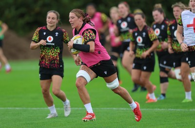 020925 - Wales Women RWC Rugby Training session - Carys Cox during a rugby training session ahead of Wales’ final Women’s Rugby World Cup match against Fiji