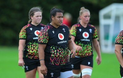 020925 - Wales Women RWC Rugby Training session - Sisilia Tuipulotu during a rugby training session ahead of Wales’ final Women’s Rugby World Cup match against Fiji