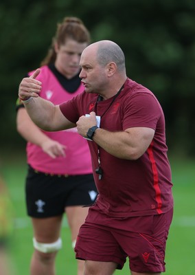 020925 - Wales Women RWC Rugby Training session - Sean Lynn, Wales Women head coach during a rugby training session ahead of Wales’  final Women’s Rugby World Cup match against Fiji