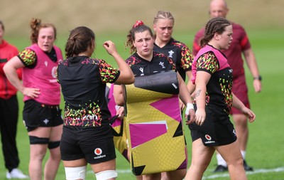 020925 - Wales Women RWC Rugby Training session - Gwenllian Pyrs during a rugby training session ahead of Wales’  final Women’s Rugby World Cup match against Fiji