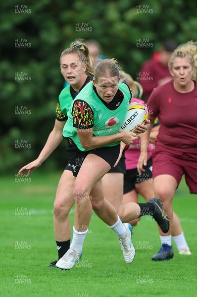 020925 - Wales Women RWC Rugby Training session - Carys Cox during a rugby training session ahead of Wales’ final Women’s Rugby World Cup match against Fiji