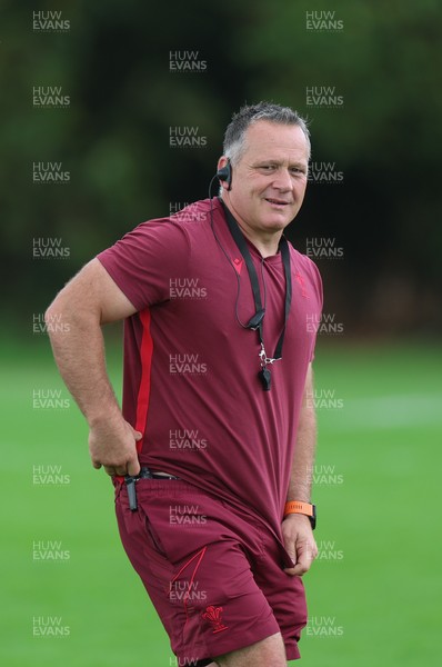 020925 - Wales Women RWC Rugby Training session - Shaun Connor, Wales Women attack coach during a rugby training session ahead of Wales’ final Women’s Rugby World Cup match against Fiji