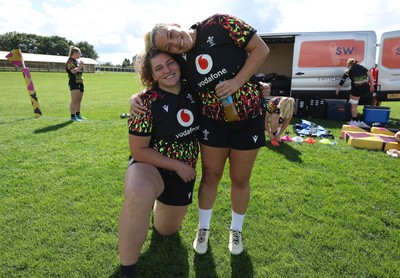 040925 - Wales Women RWC Rugby Training session - Gwenllian Pyrs and Kelsey Jones during a rugby training session ahead of Wales’ final Women’s Rugby World Cup match against Fiji
