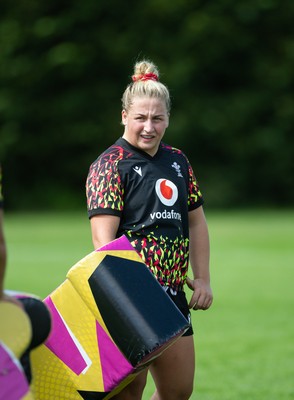 040925 - Wales Women RWC Rugby Training session - Molly Reardon during a rugby training session ahead of Wales’ final Women’s Rugby World Cup match against Fiji