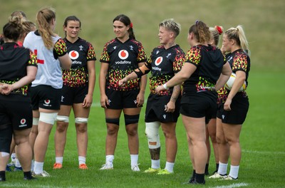 040925 - Wales Women RWC Rugby Training session - Wales team members during a rugby training session ahead of Wales’ final Women’s Rugby World Cup match against Fiji