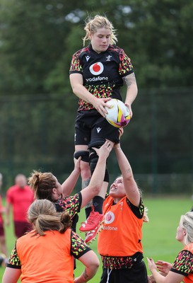 040925 - Wales Women RWC Rugby Training session - Bethan Lewis during a rugby training session ahead of Wales’ final Women’s Rugby World Cup match against Fiji