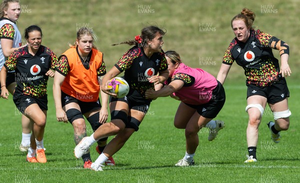 040925 - Wales Women RWC Rugby Training session - Bryonie King during a rugby training session ahead of Wales’ final Women’s Rugby World Cup match against Fiji