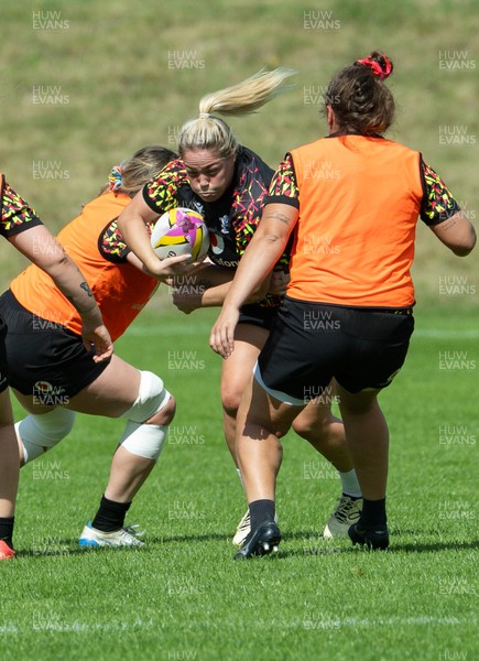 040925 - Wales Women RWC Rugby Training session - Kelsey Jones during a rugby training session ahead of Wales’ final Women’s Rugby World Cup match against Fiji