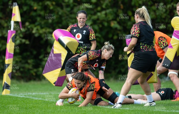 040925 - Wales Women RWC Rugby Training session - Bryonie King during a rugby training session ahead of Wales’ final Women’s Rugby World Cup match against Fiji