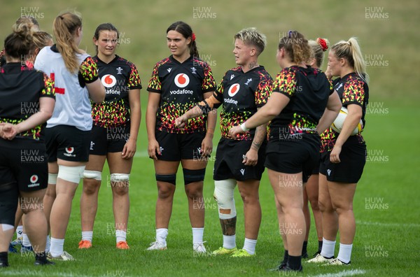 040925 - Wales Women RWC Rugby Training session - Wales team members during a rugby training session ahead of Wales’ final Women’s Rugby World Cup match against Fiji