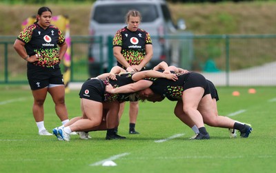 190825 - Wales Women Rugby World Cup Training Session - The Wales pack go through scrummaging during a Wales training session ahead of their first Women’s Rugby World Cup match against Scotland