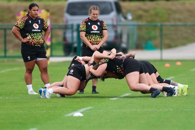 190825 - Wales Women Rugby World Cup Training Session - The Wales pack go through scrummaging during a Wales training session ahead of their first Women’s Rugby World Cup match against Scotland
