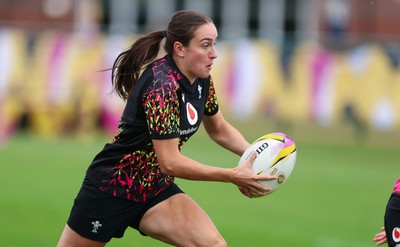 190825 - Wales Women Rugby World Cup Training Session - Nel Metcalfe during a Wales training session ahead of their first Women’s Rugby World Cup match against Scotland