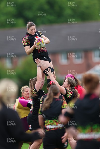 190825 - Wales Women Rugby World Cup Training Session - Gwen Crabb during a Wales training session ahead of their first Women’s Rugby World Cup match against Scotland