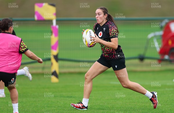 190825 - Wales Women Rugby World Cup Training Session - Nel Metcalfe during a Wales training session ahead of their first Women’s Rugby World Cup match against Scotland