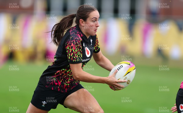 190825 - Wales Women Rugby World Cup Training Session - Nel Metcalfe during a Wales training session ahead of their first Women’s Rugby World Cup match against Scotland