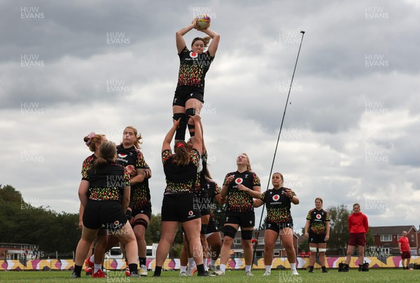 210825 - Wales Women Rugby World Cup Training Session - Gwen Crabb during a Wales training session ahead of their first Women’s Rugby World Cup match against Scotland