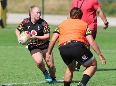 250825 - Wales Women Rugby World Cup Training Session - Seren Lockwood during a Wales training session ahead of their Women’s Rugby World Cup match against Canada