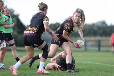 250825 - Wales Women Rugby World Cup Training Session - Hannah Dallavalle during a Wales training session ahead of their Women’s Rugby World Cup match against Canada
