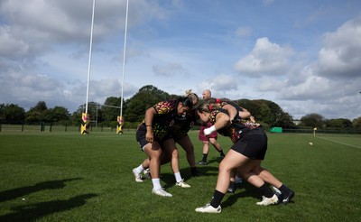 260825 - Wales Women Rugby World Cup Training Session - Mike Hill, Wales Women forwards coach watches scrummaging during a Wales training session ahead of their Women’s Rugby World Cup match against Canada