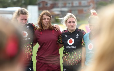 260825 - Wales Women Rugby World Cup Training Session - Co-captains Kate Williams, left and Alex Callender during a Wales training session ahead of their Women’s Rugby World Cup match against Canada