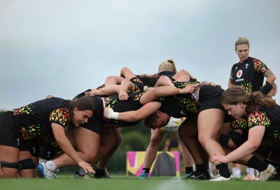 260825 - Wales Women Rugby World Cup Training Session - The Wales pack scrum down during a Wales training session ahead of their Women’s Rugby World Cup match against Canada