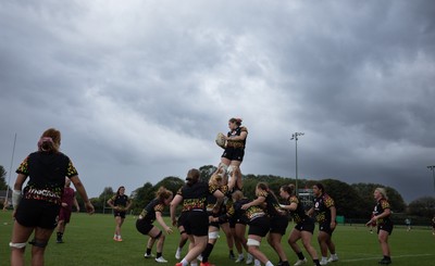 260825 - Wales Women Rugby World Cup Training Session - Wales run through line out drills during a training session ahead of their Women’s Rugby World Cup match against Canada