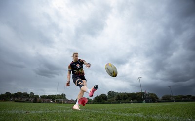 260825 - Wales Women Rugby World Cup Training Session - Keira Bevan goes through kicking practice during a training session ahead of their Women’s Rugby World Cup match against Canada