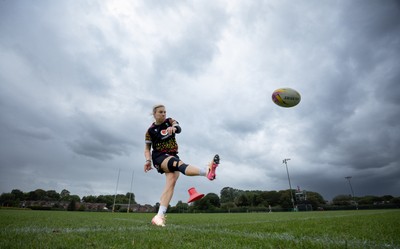 260825 - Wales Women Rugby World Cup Training Session - Keira Bevan goes through kicking practice during a training session ahead of their Women’s Rugby World Cup match against Canada
