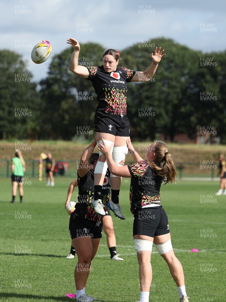 260825 - Wales Women Rugby World Cup Training Session - Gwen Crabb during a Wales training session ahead of their Women’s Rugby World Cup match against Canada