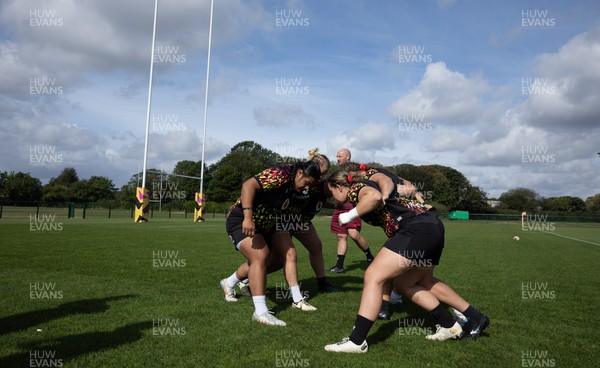 260825 - Wales Women Rugby World Cup Training Session - Mike Hill, Wales Women forwards coach watches scrummaging during a Wales training session ahead of their Women’s Rugby World Cup match against Canada