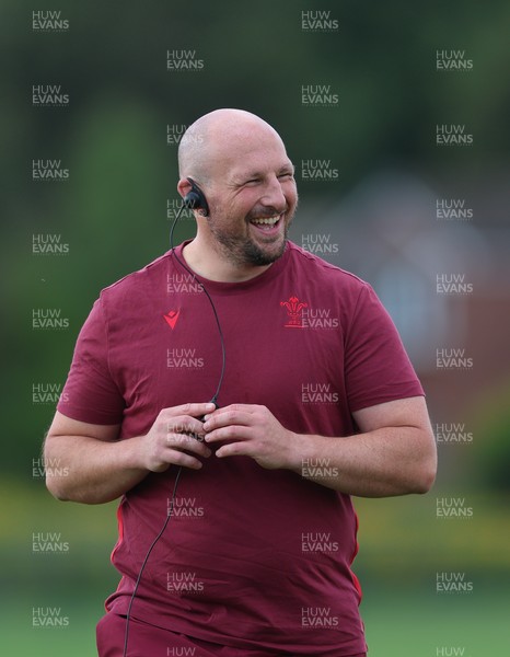 260825 - Wales Women Rugby World Cup Training Session - Mike Hill, Wales Women forwards coach during a Wales training session ahead of their Women’s Rugby World Cup match against Canada