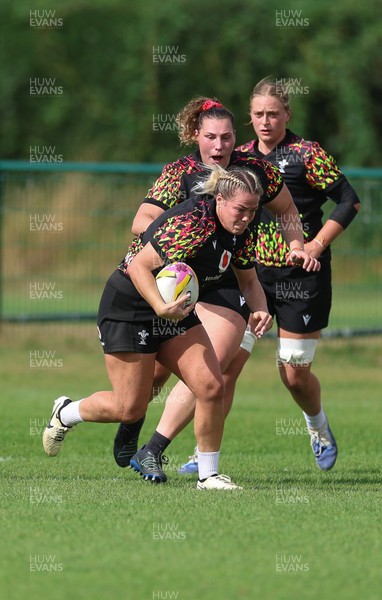 260825 - Wales Women Rugby World Cup Training Session - Kelsey Jones during a Wales training session ahead of their Women’s Rugby World Cup match against Canada