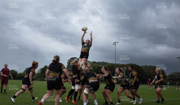 260825 - Wales Women Rugby World Cup Training Session - Wales run through line out drills during a training session ahead of their Women’s Rugby World Cup match against Canada