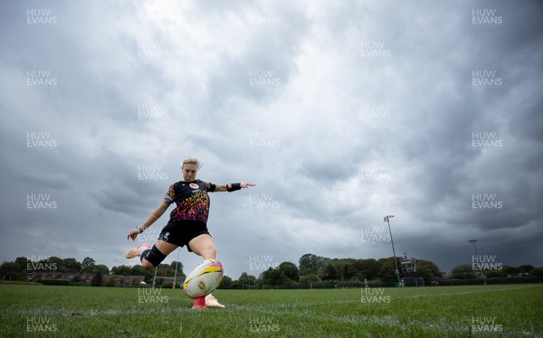 260825 - Wales Women Rugby World Cup Training Session - Keira Bevan goes through kicking practice during a training session ahead of their Women’s Rugby World Cup match against Canada